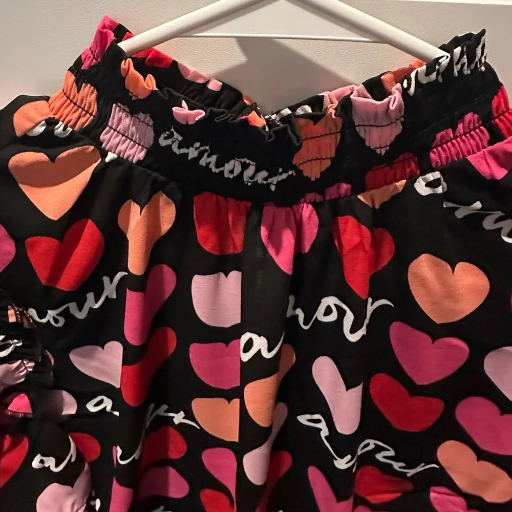 Women’s Heart Print Ruffled Mock Neck Top - Black/Pink - Picture 5 of 8
